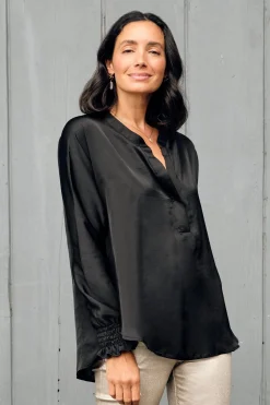 Store Carolina Angelina Long Sleeve Top Black