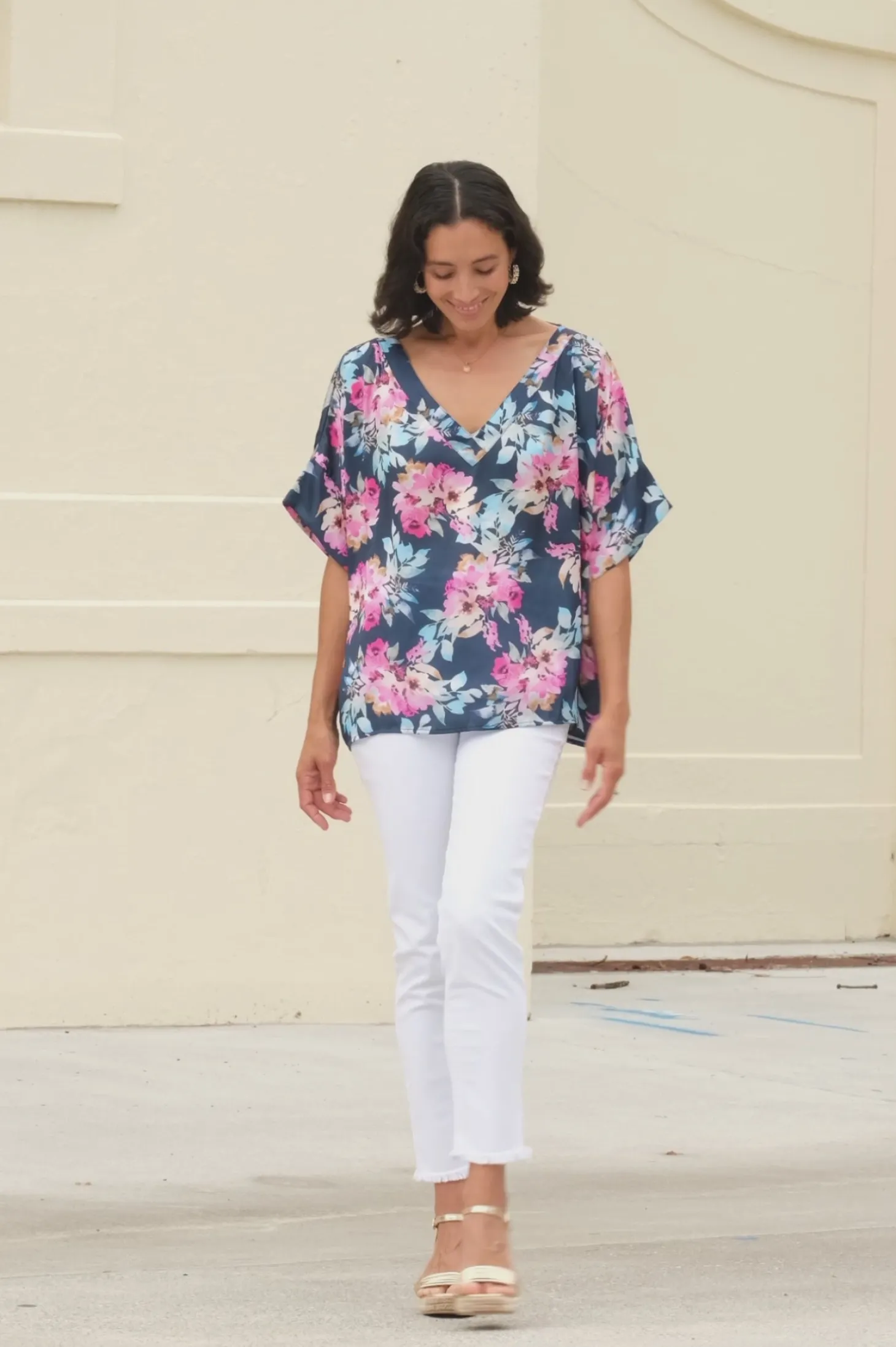 New Carolina Bianca Short Sleeve Top Bella Print with V Neck Navy