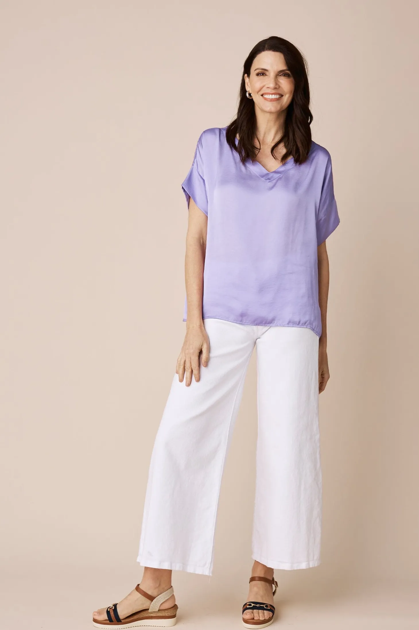 Fashion Carolina Bianca Short Sleeve Top Lavender with V Neck