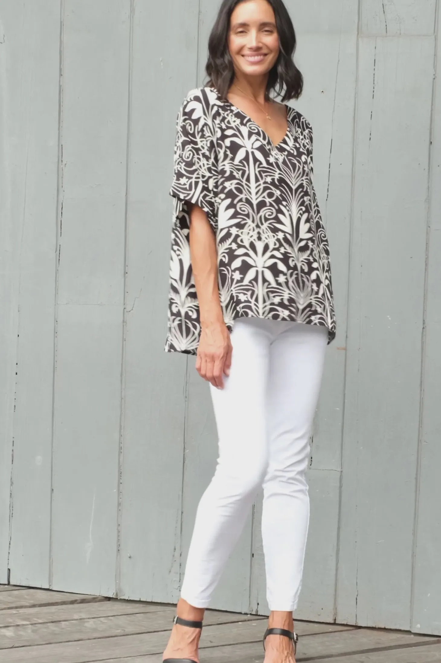 Best Carolina Bianca Short Sleeve Top Lia Print with V Neck