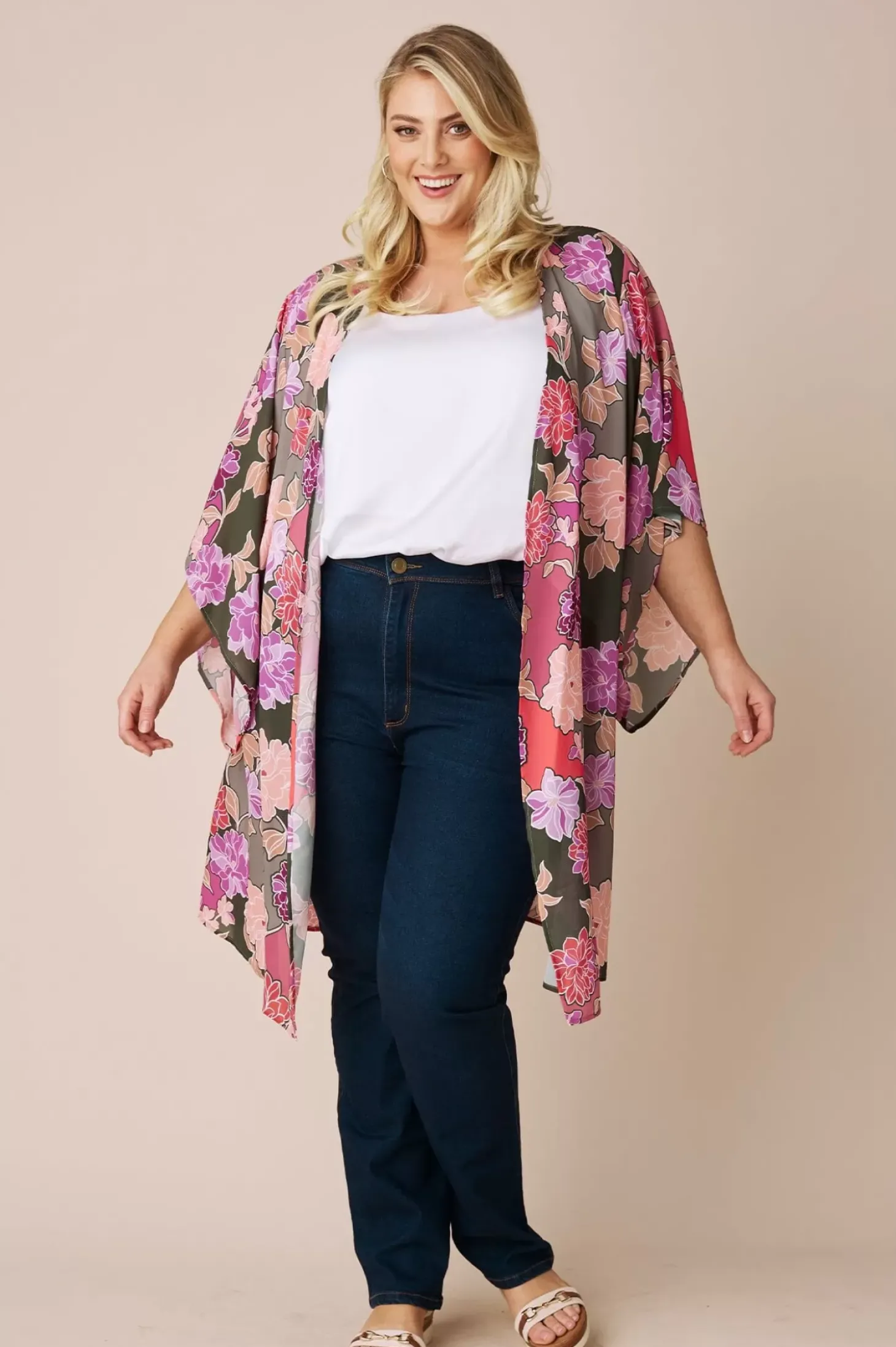 Outlet Carolina Brea Floral Cape