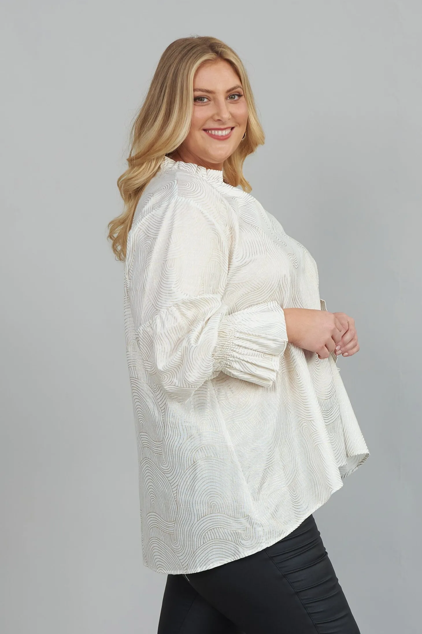 Store Carolina Carmela Top Ivory with Gold