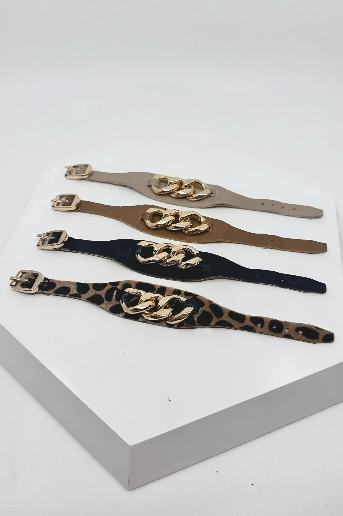 Best Sale Carolina Madelyn Leather Bracelet Giraffe