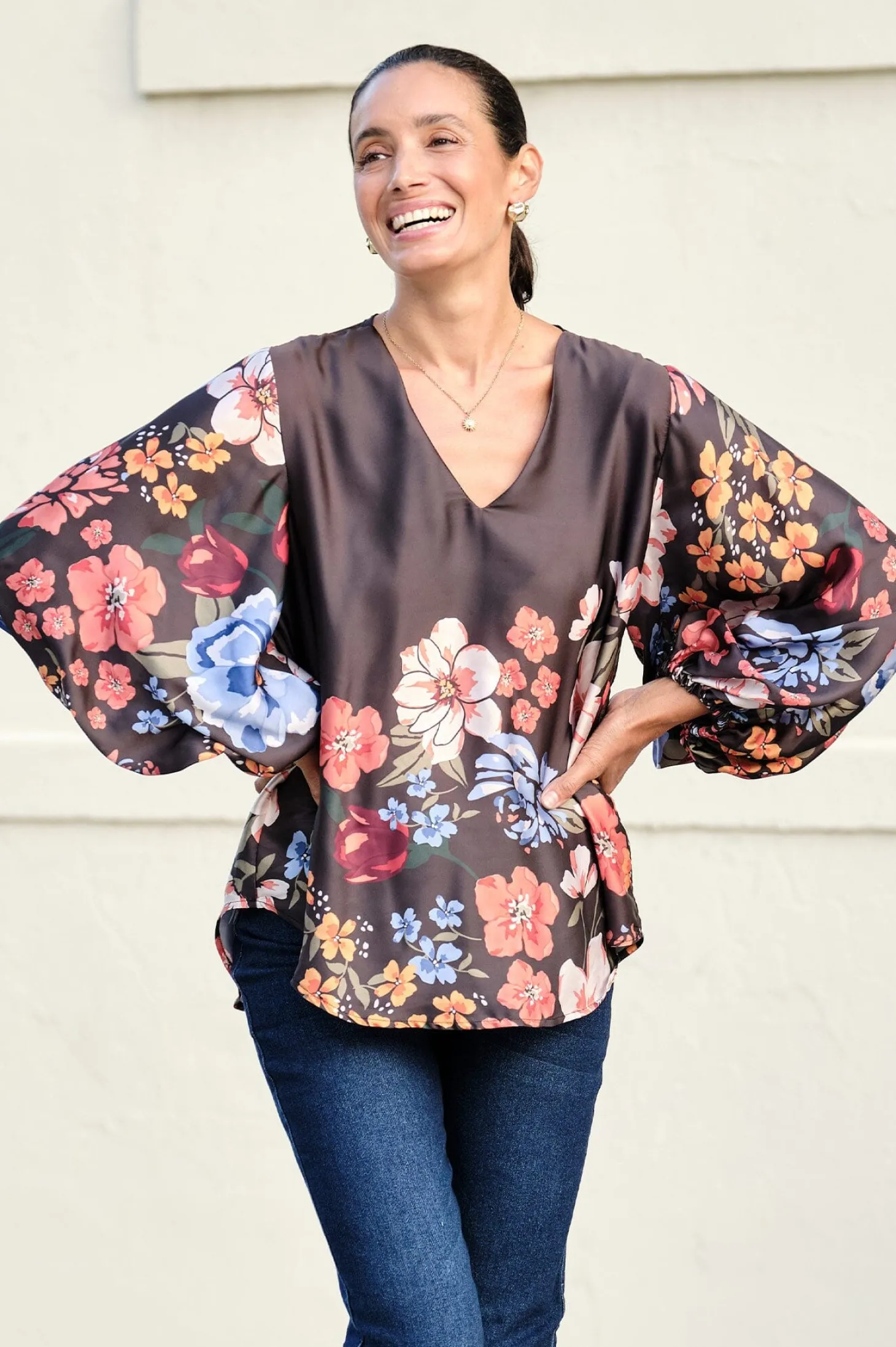 Fashion Carolina Milena V-Neck Long Sleeve Top Charcoal