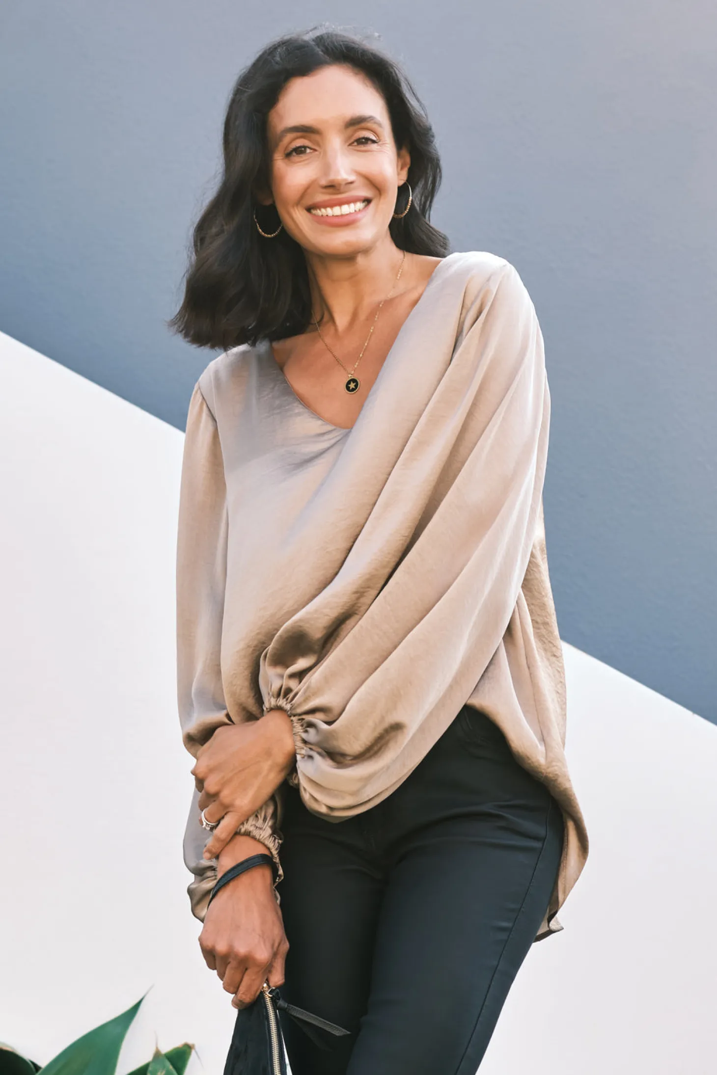Hot Carolina Sovana V-Neck Long Sleeve Top Almond
