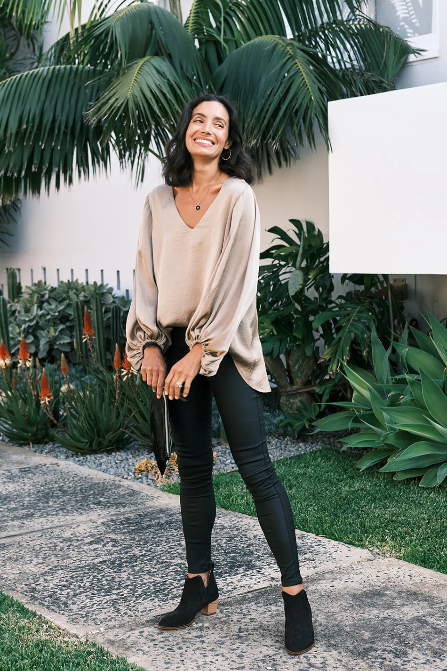 Hot Carolina Sovana V-Neck Long Sleeve Top Almond