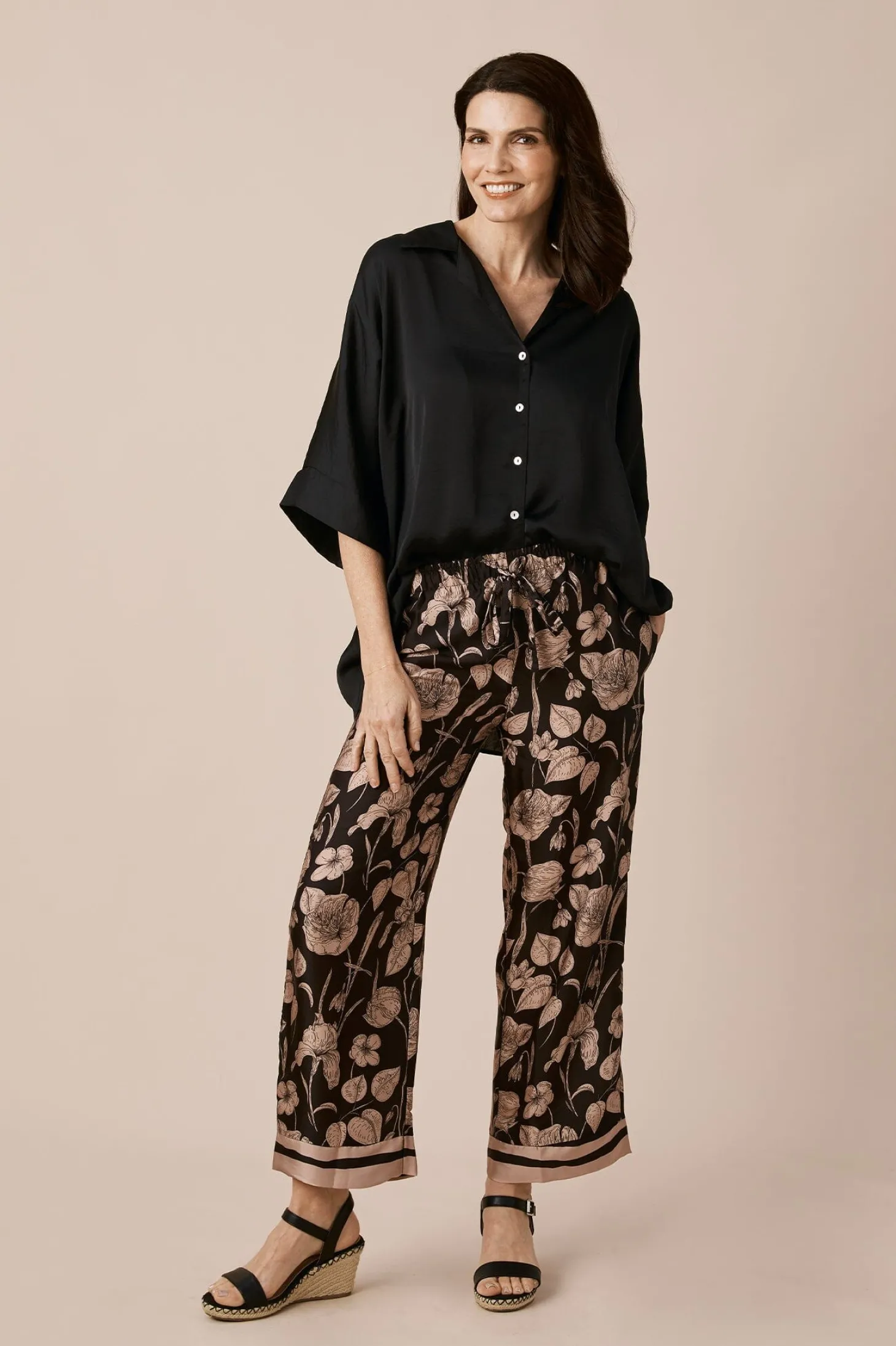 Outlet Carolina Tory Short Sleeve Collared Shirt Black