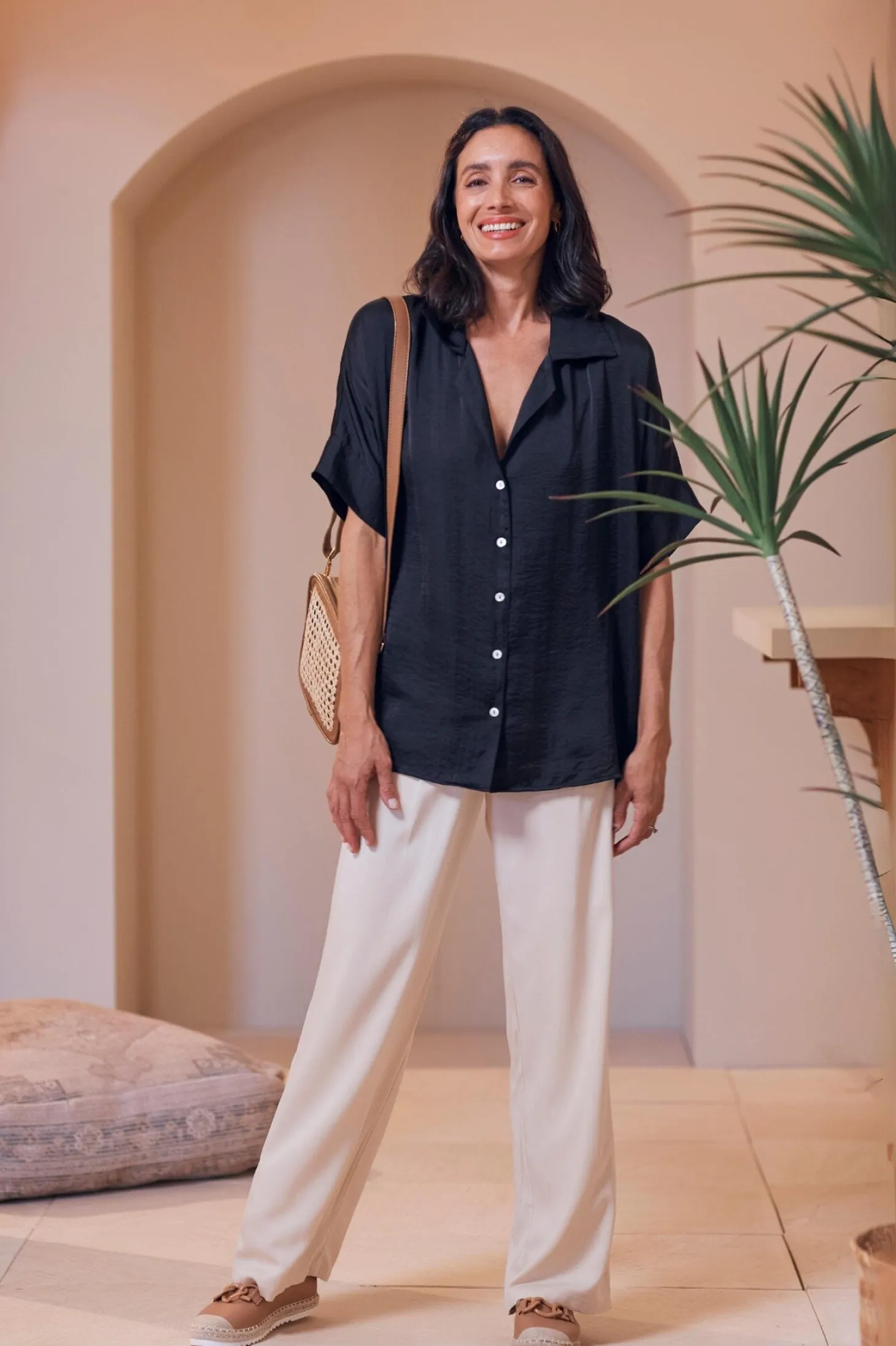 Outlet Carolina Tory Short Sleeve Collared Shirt Black